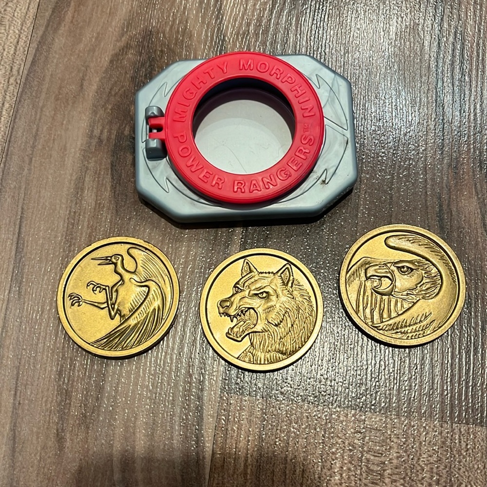 Mighty Morphin Power Rangers Belt Buckle with 3 Plastic Coins 1995 SABAN